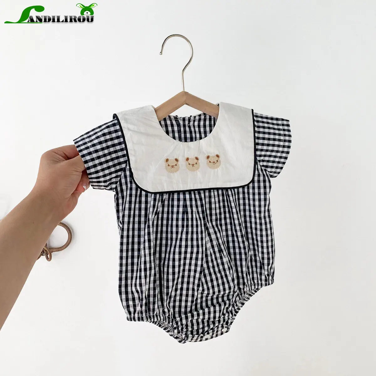 

NEW IN Summer Jumpsuits Cotton Bodysuits Infant Newborn Baby Girls Short Sleeve Cute Bear Embroidery Plaid Outwear Kids