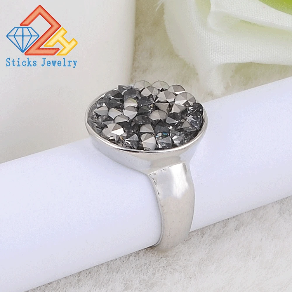 

Hot Fashion Gray Broken Stone Accessories Rings For Women Bohemia Style Engagement Ring