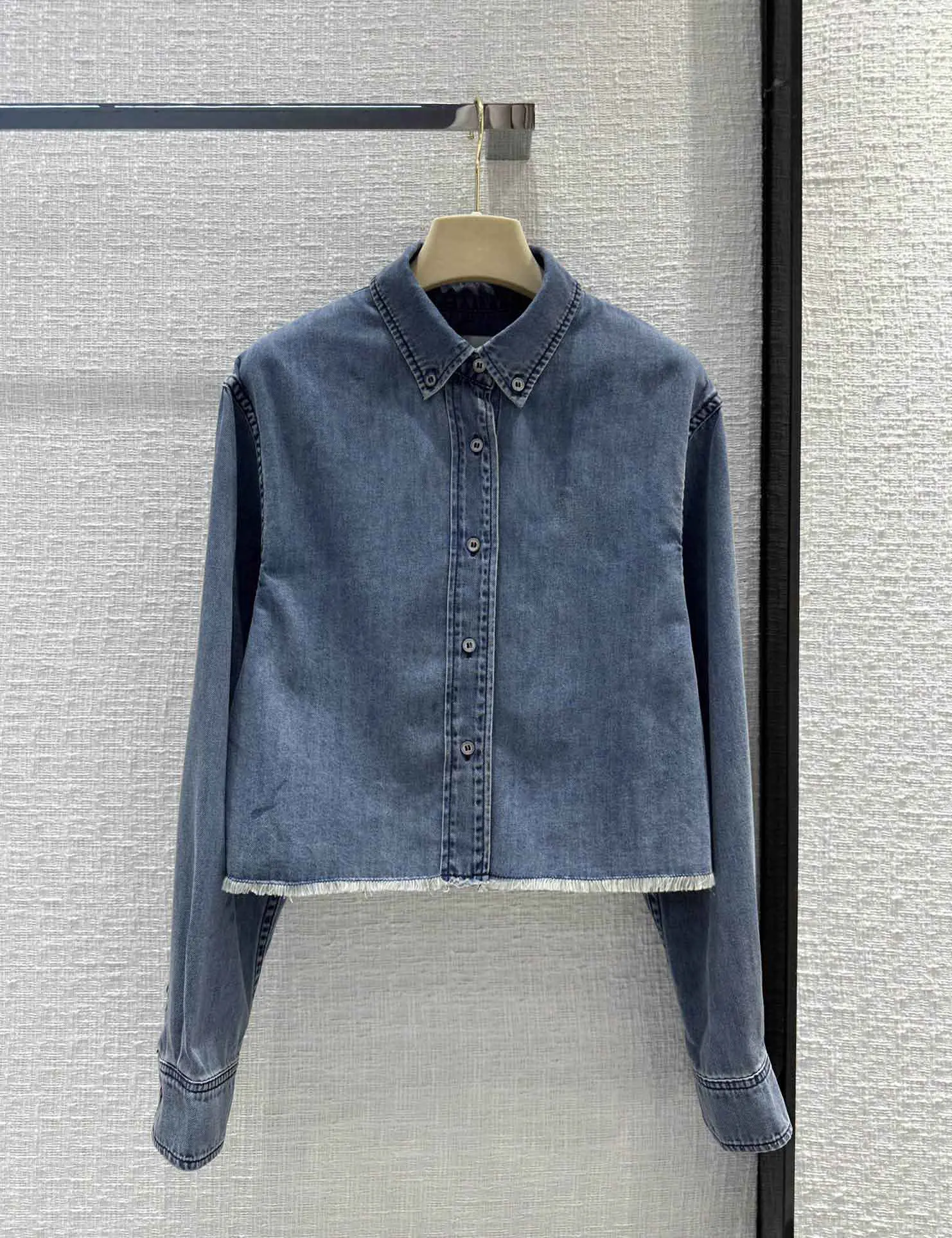

2023New retro blue and blue short shirt loose small short version of the upper body huge slimming