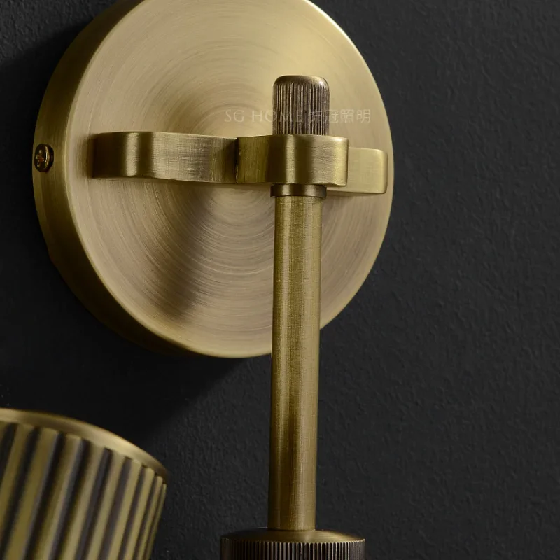 Полностью медный вращающийся светодиодный настенный светильник в стиле ретро