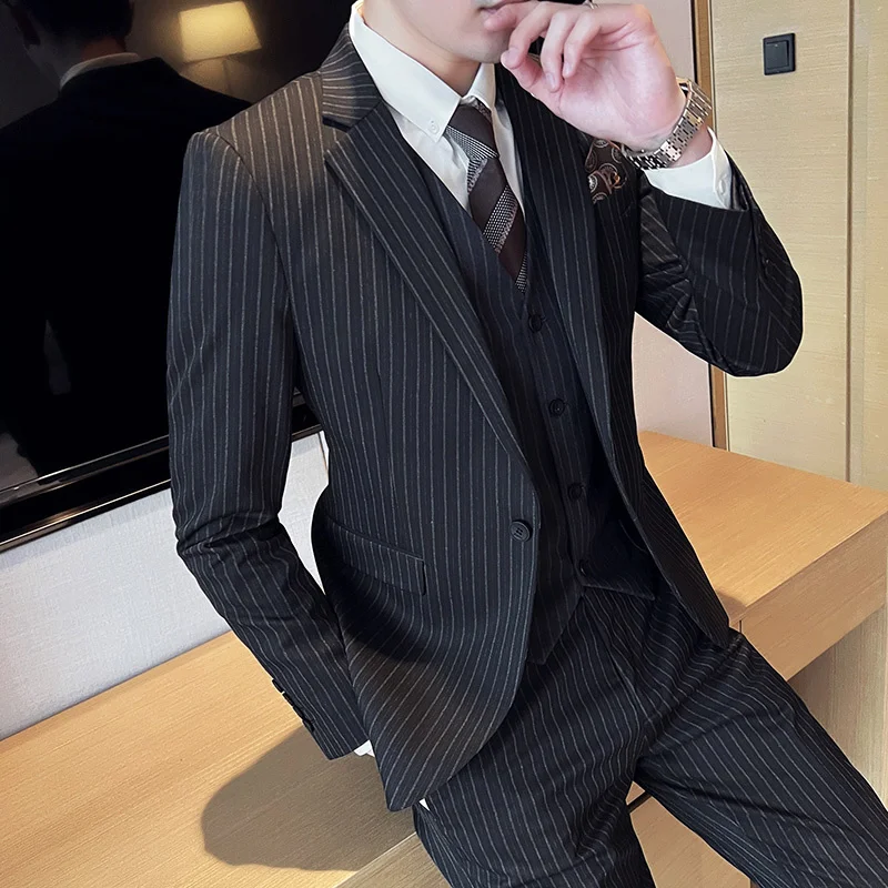 

New Men's Suit Three Piece Business Casual British Striped Plus Size Male Double Breasted Dress Blazers Jacket Pants Vest Formal