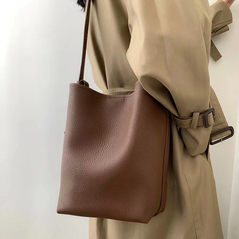 

Брендовая оригинальная Роскошная Высококачественная Новинка 2023 Высококачественная женская маленькая дизайнерская сумка через плечо из в...