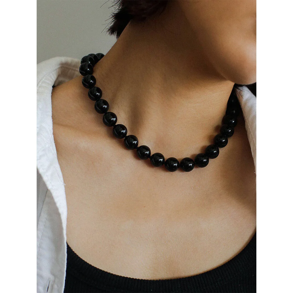 

Europe and the United States style personality large black onyx beads senior sense of hand-woven short necklace collarbone chain