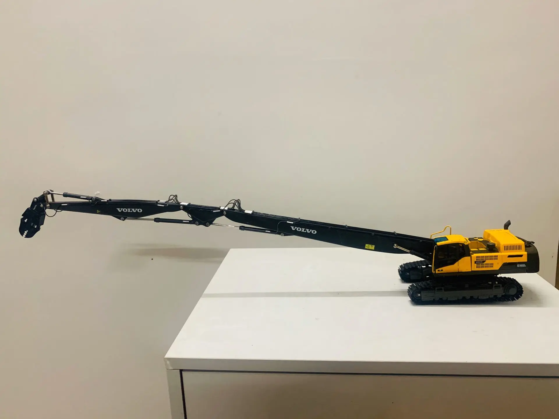

V olvo EC480D Dismantling Long Boom Metal Tracks 1/50 Scale DieCast Model