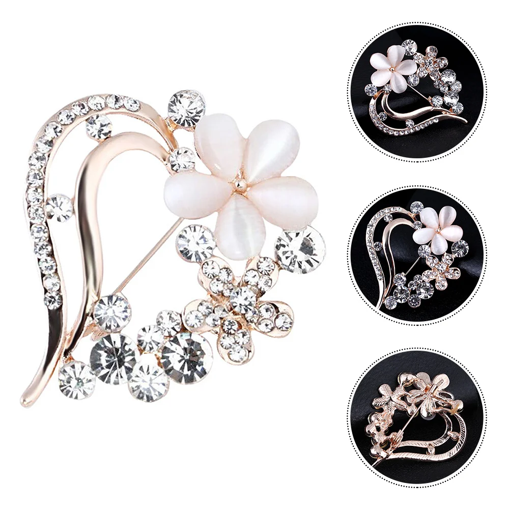

1Pc Rhinestone Alloy Heart-shaped Plum Blossom Brooch Clothes Accessory (Golden)