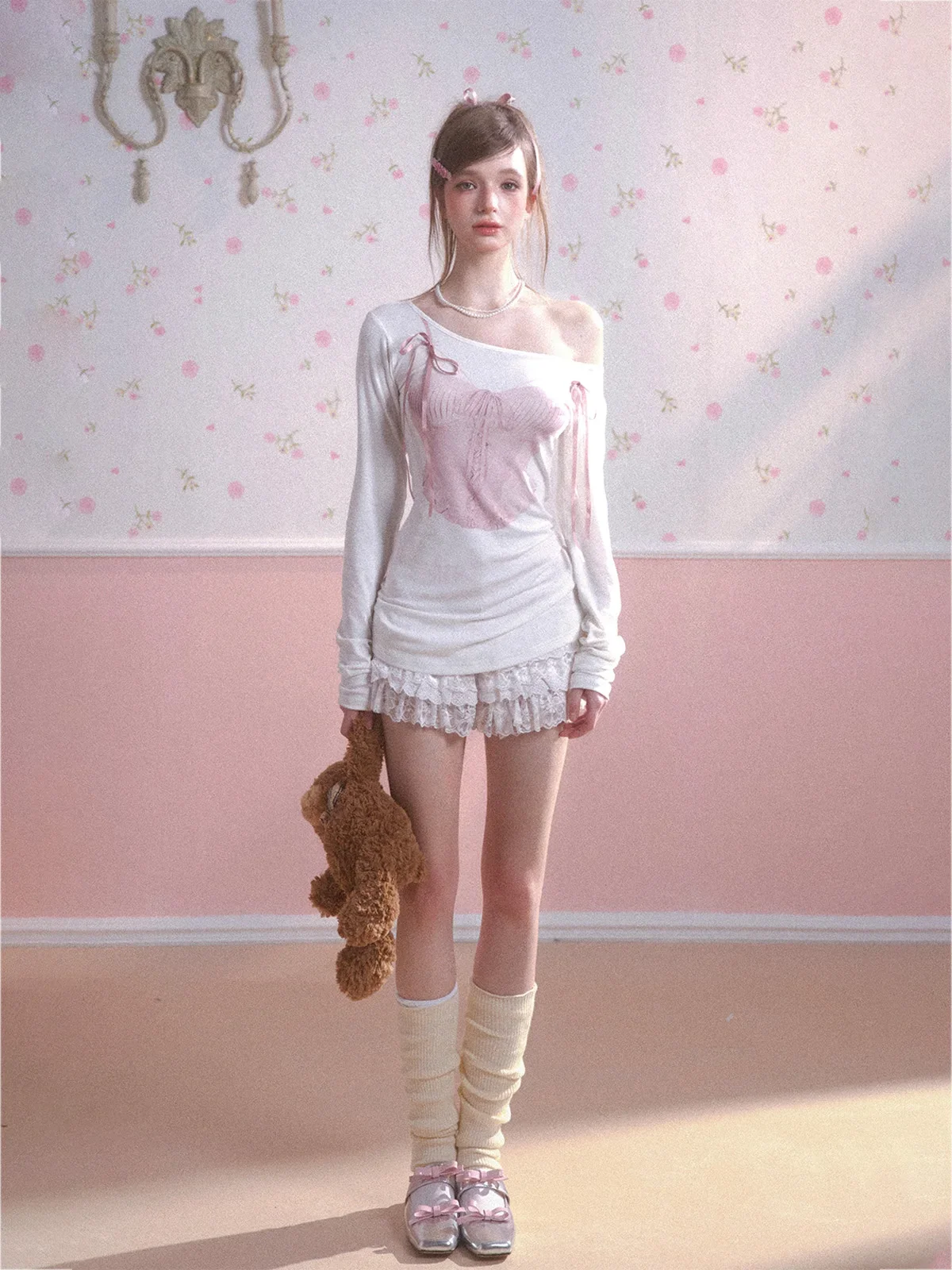 Женская футболка с длинным рукавом открытыми плечами