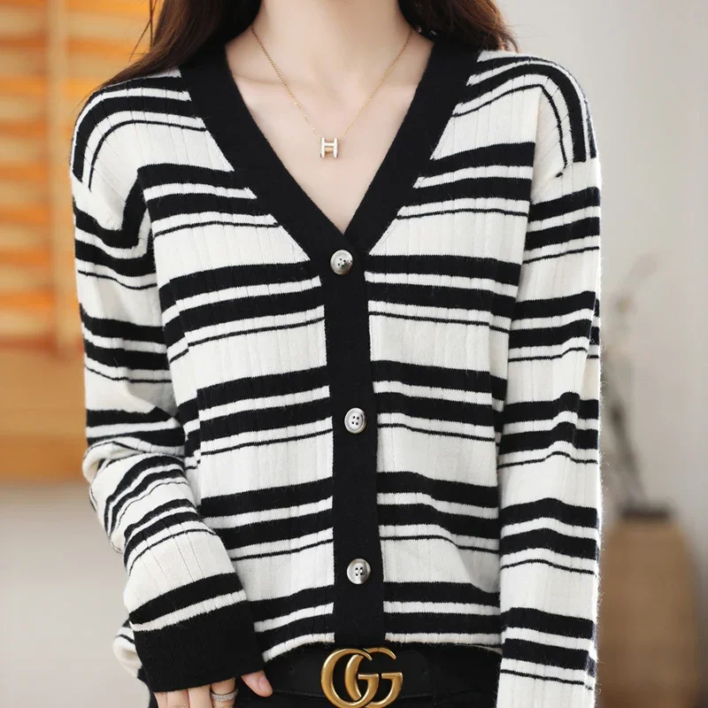 

Sandro Rivers Autumn and Winter Striped Knitted Cardigan Over Women's V-neck Coat Slim Fashion Short Cashmere Bottomed Shirt