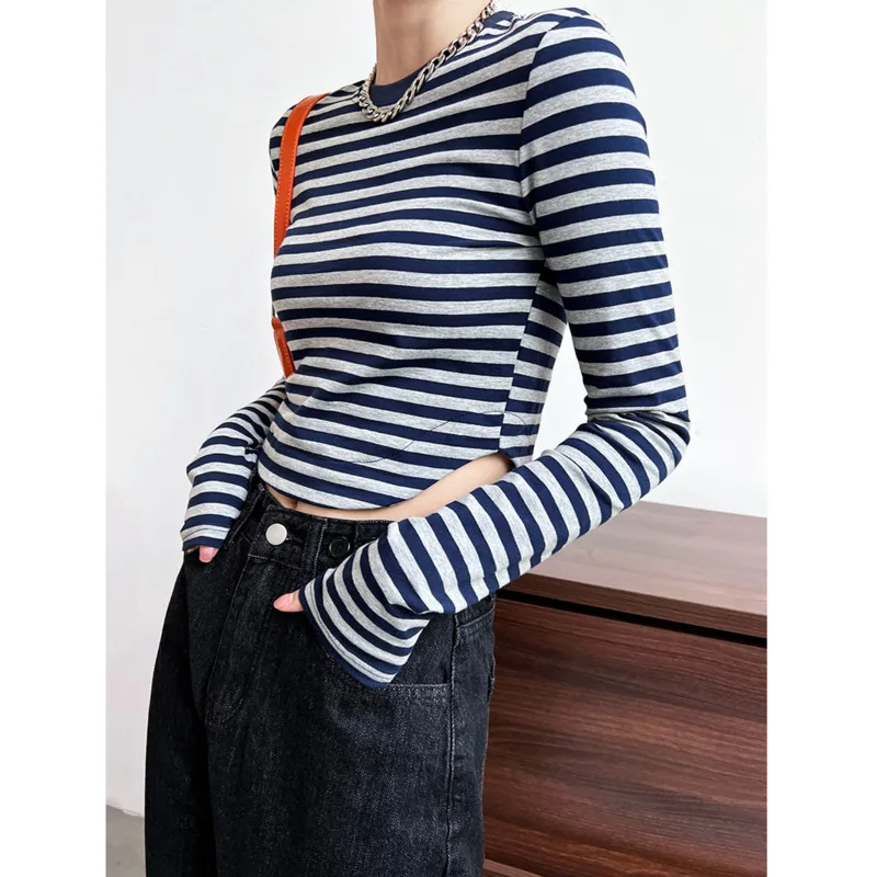 

Женская укороченная футболка в контрастную полоску с высокой талией и длинным рукавом, Весенняя модная короткая Облегающая рубашка с закругленным подолом, топы