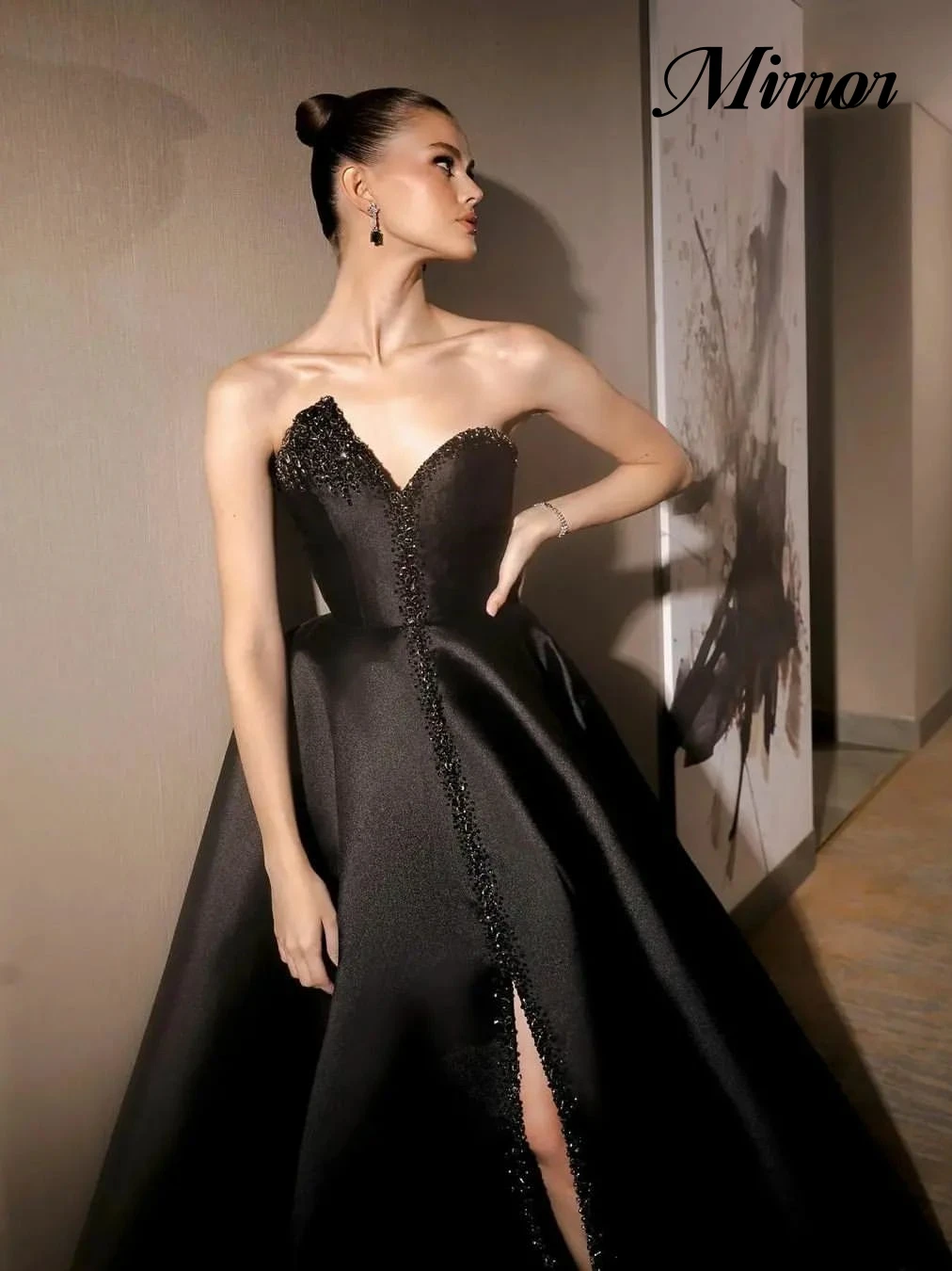 

Элегантное винтажное простое черное платье-трапеция с зеркальным блеском без бретелек для торжественных случаев выпускного вечера вечерние платья
