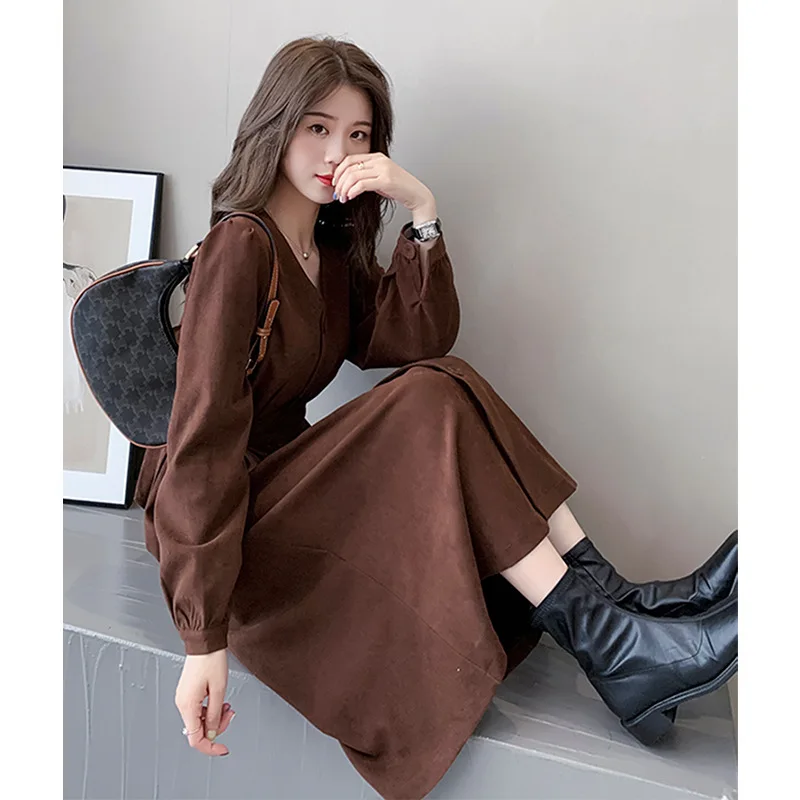 

Celebrity temperament design sense fried street dress 2022 new female autumn and winter French small long skirt