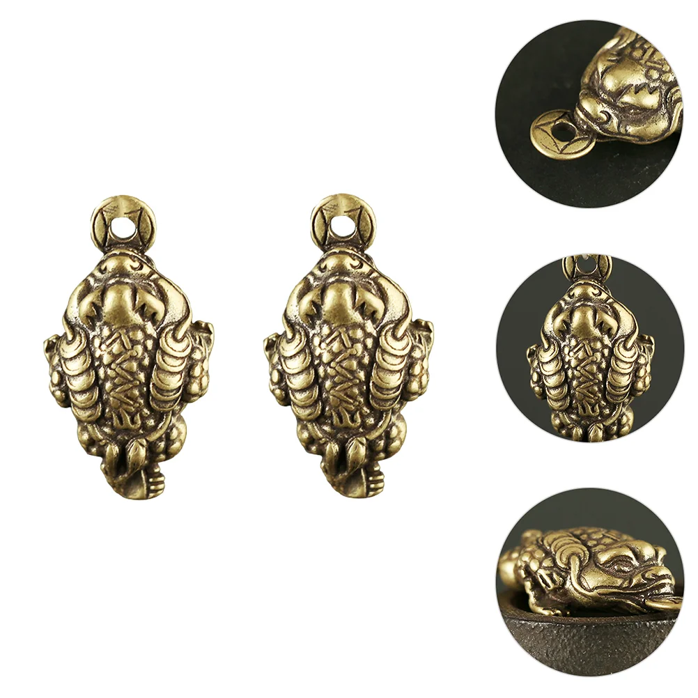 

2pcs Decorative Toad Pendant Toad Hanging Decor Keychain Pendant Random Color