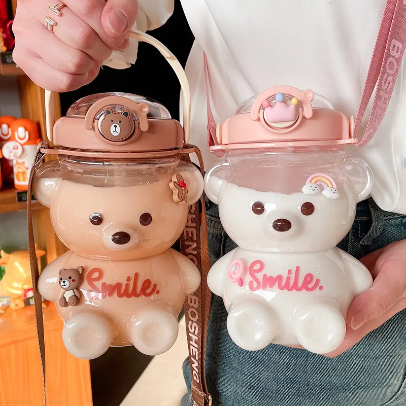 Бутылка для воды Kawaii объемом 1000/1400 мл с мишкой для путешествий, спортивный стакан для девочек, большой емкостью, с соломинкой.