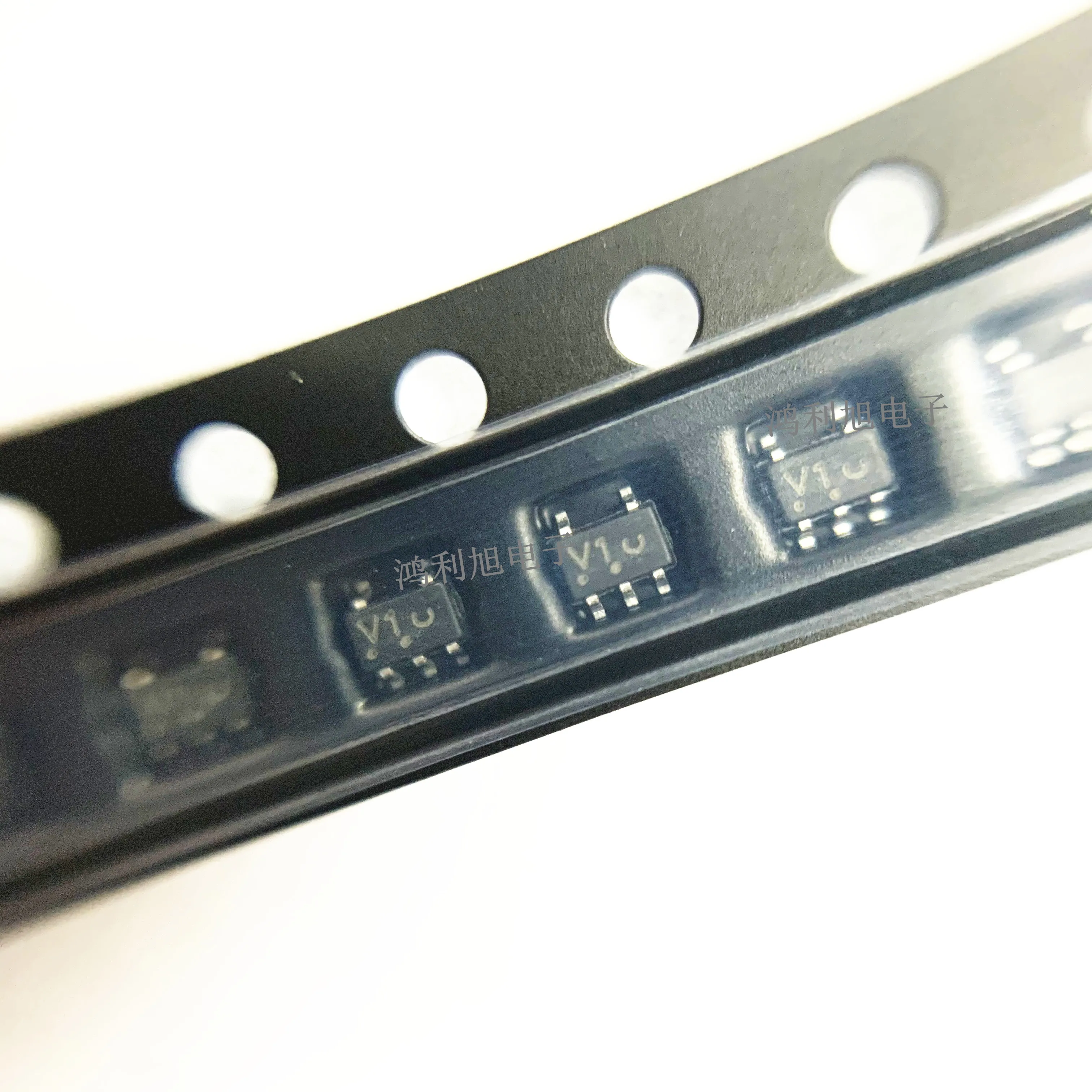 10 шт./лот MC74VHC1G00DFT2G 74VHC Серия 2 до 5 V поверхностное крепление одиночное 2-входное NAND