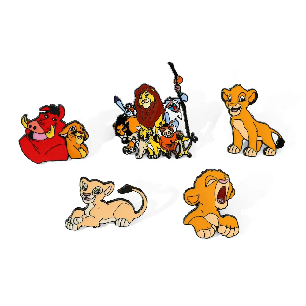 Эмалированная брошь в виде льва