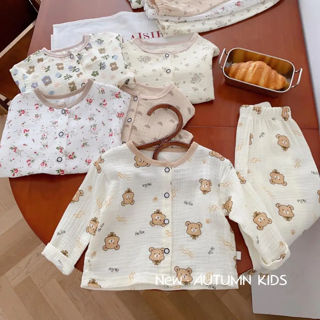 

2023 Spring Autumn Baby Boys Loungewear Loose Cotton Pants Suit Printed Bear Floral Single Breasted Toddler Boys Sleepsuit