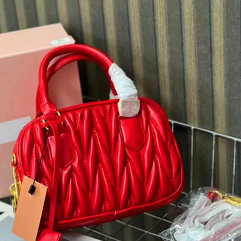 

Small Shopping For Square Pleated New Ladies Handbag Luxury Banquet Females Bag Women Messenger Cloud Letter Leather Bag Style