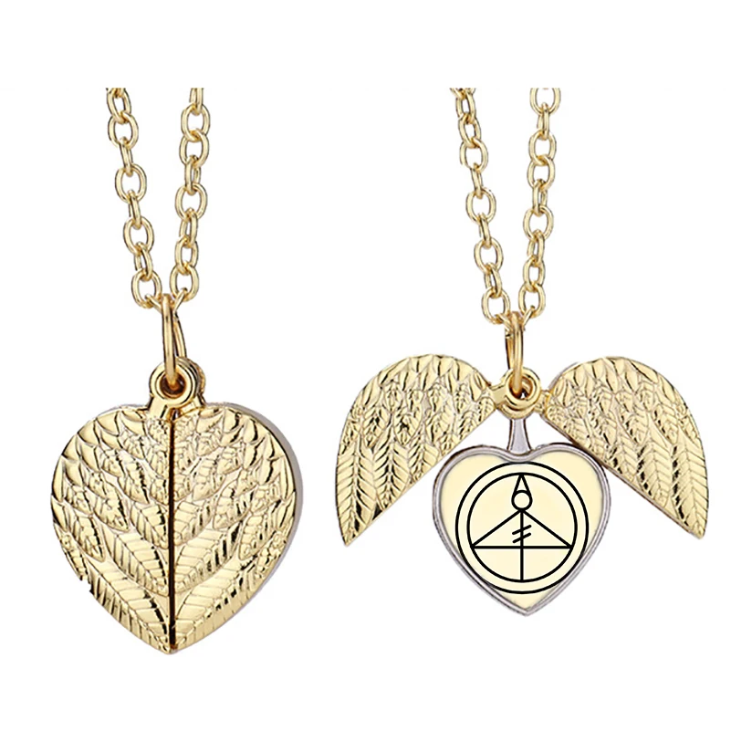 

Женское ожерелье с ангельскими крыльями