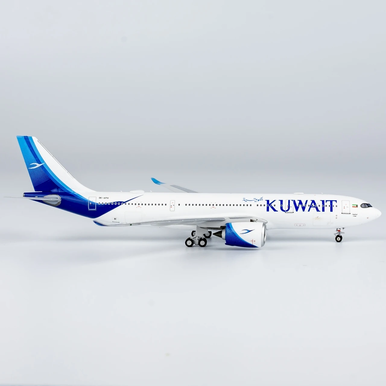 Коллекционный самолет из сплава 6700 в подарок модель NG 1:400 Kuwejt Airways Airbus A330-800 литая