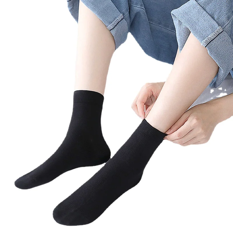 Harajuku Breathable Sport Socks Women Solid Color Girls Student Comfortable Skateboard Sock Christmas Gifts Cotton White Socks