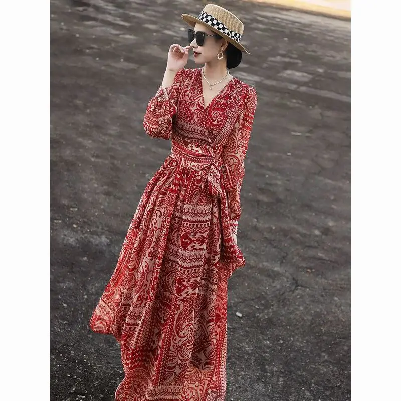 Рисунок 2 - Женское шифоновое платье с V-образным вырезом