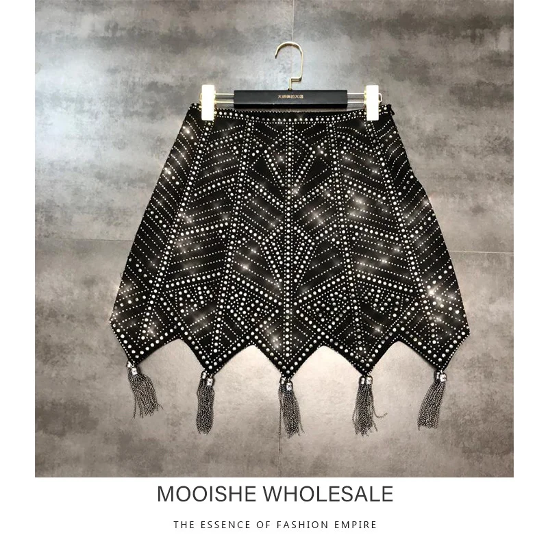 Мини-юбка женская трапециевидная с бахромой мини-юбка и стразами чёрная