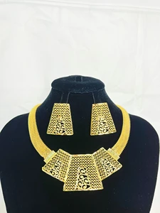 Gold Colour Plated Necklace Earring Set Beautiful Fashion Trend Sweet Romantic Party Wedding