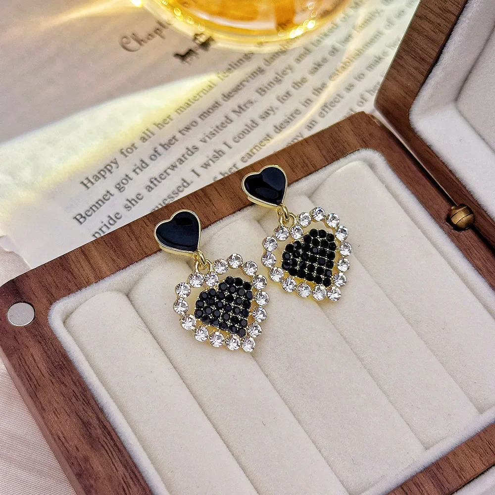 Черные серьги в форме сердца с масляной вставкой элегантные персиковые женские