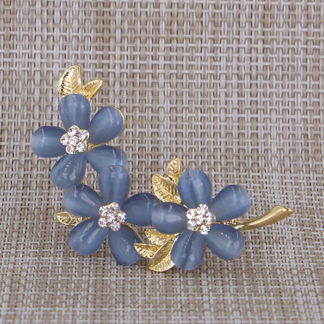 

3 шт., инкрустированные бриллиантами роскошные высококачественные атмосферные изысканные кристаллы опала, искусственные модные меховые ак...