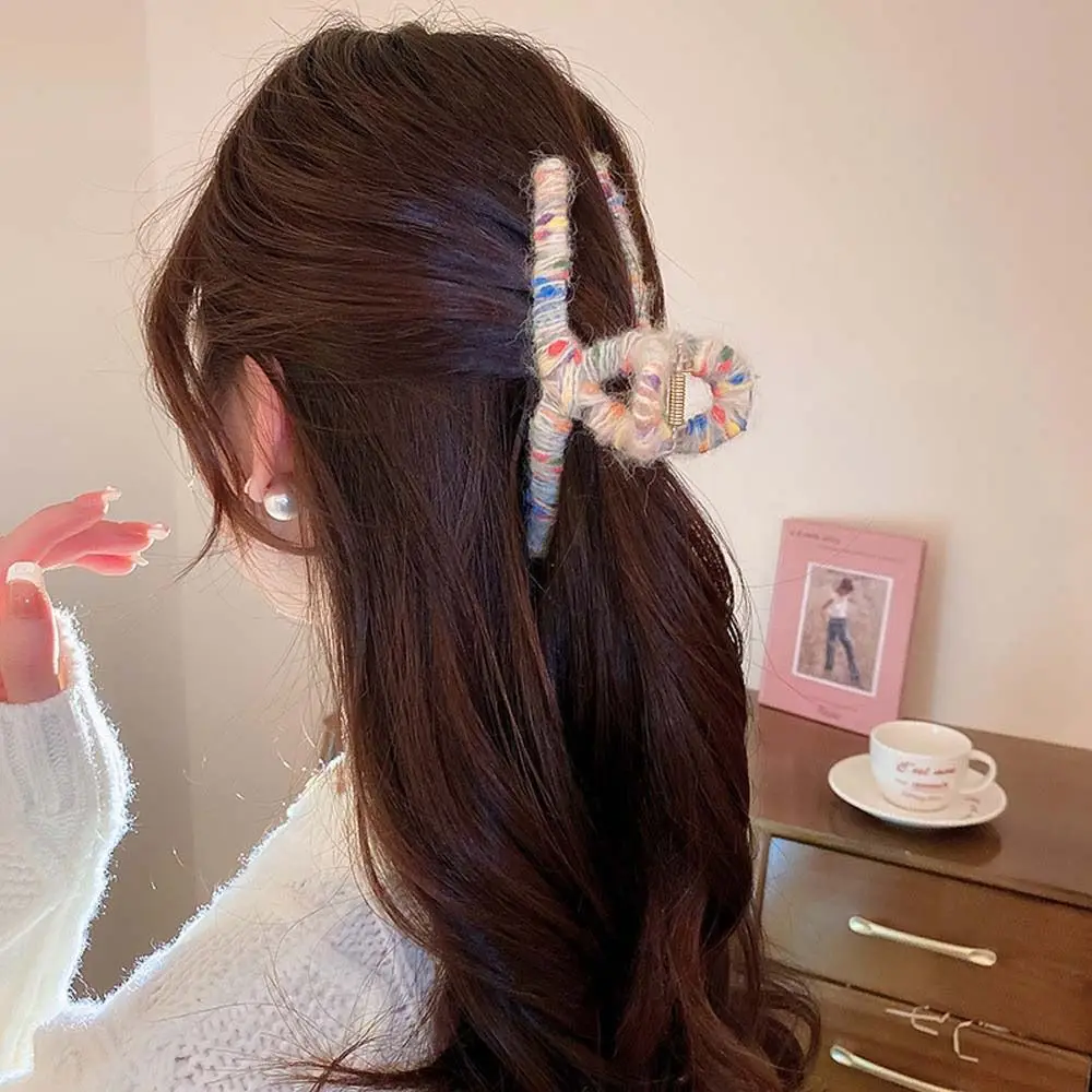 

Headwear Autumn Headdress Korean Style Knitted Shark Clips Wool Knitted Hair Claws Winter Hair Clips Colored Hairpin