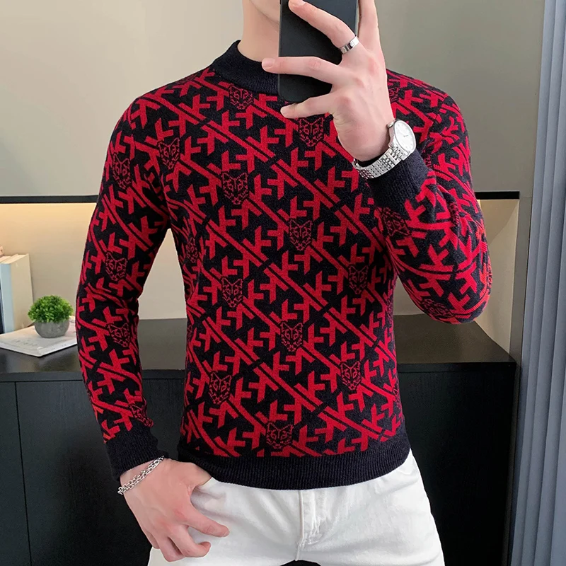 Свитер вязаный бархатный с круглым вырезом и длинными рукавами