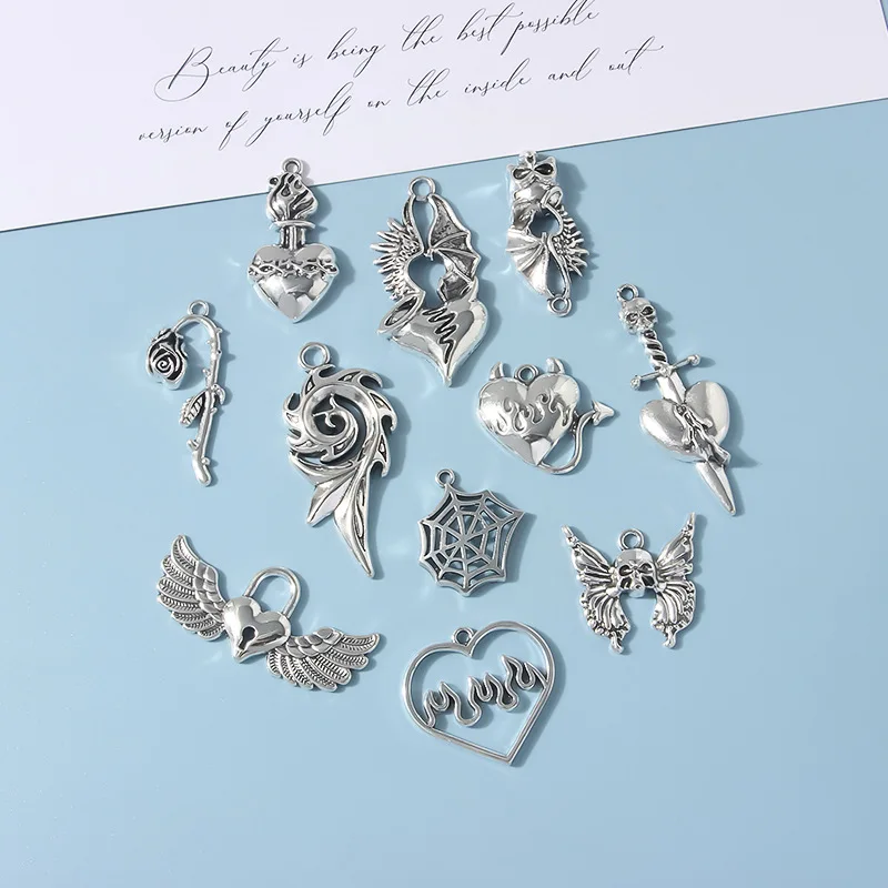 10 шт. смешанный сплав Антикварные полые сердца Череп Любовь женская подвеска