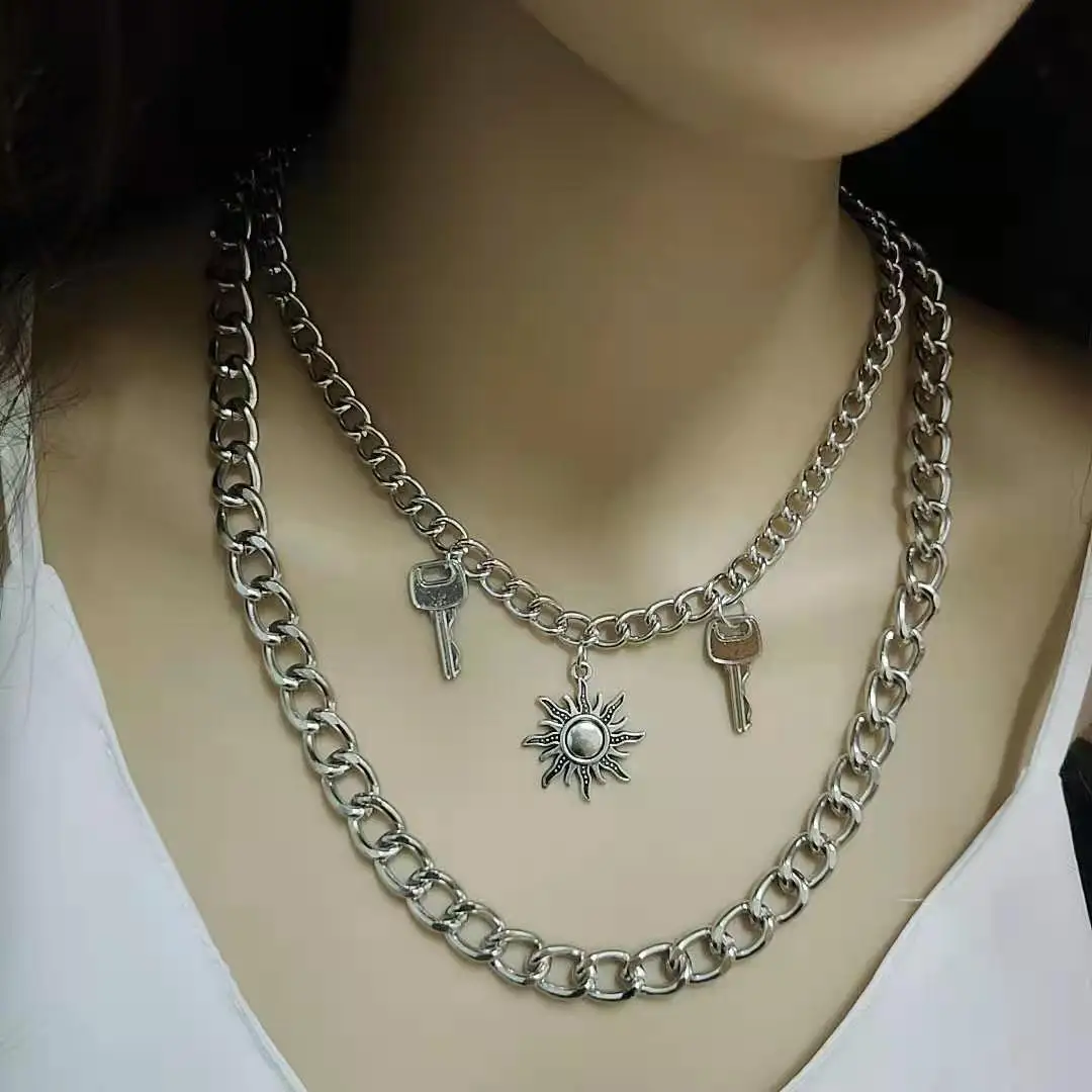 

Hot Selling Personality Creative All-match Hip-hop Necklace Retro Punk Multi-key Pendant Collarbone Sweater Chain Women Jewelry