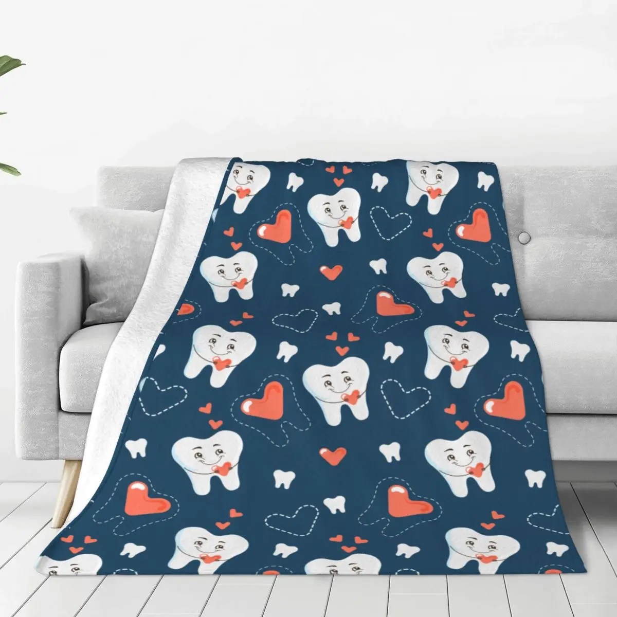 

Cartoon Teeth And Heart Blanket Anti Pilling Flannel Summer Portable Ultra-Soft Throw Blanket for Sofa Bedroom Quilt