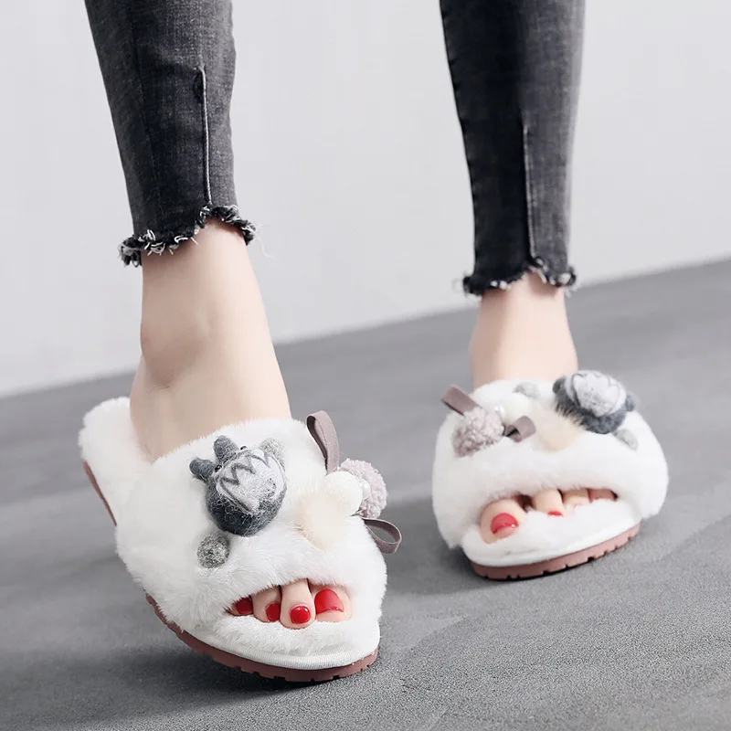 Cute Cartoon Thickened Deer Christmas Snowman Plush Flip Flops To Keep Warm and Non-slip Home Slippers Can Be Worn Outside