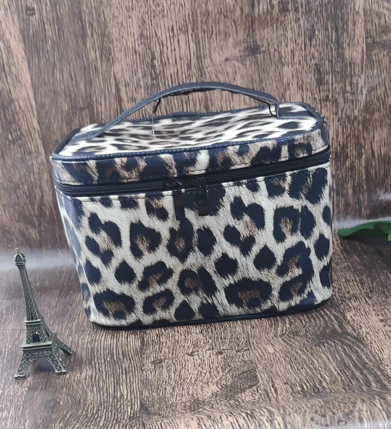 Косметичка большой емкости с леопардовым принтом косметика коровьим сумочка