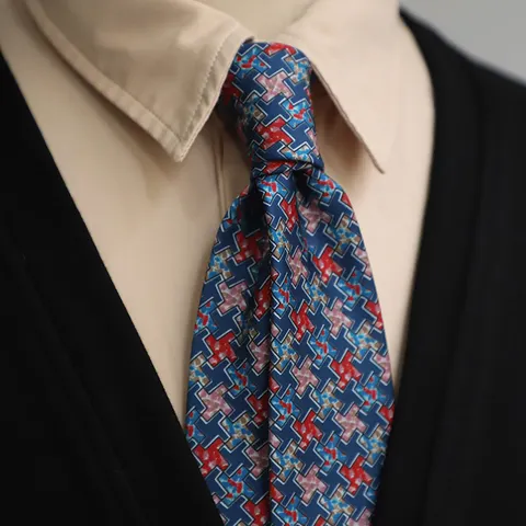 Аяқ астындағы жетілген әйелдердің суреттері