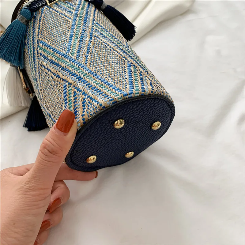 2023 New Women's Bag Fashion Korean Women Bag Summer Ethnic Style Western Style Bucket Tassel Messenger Bag Clutch Bag Handbag