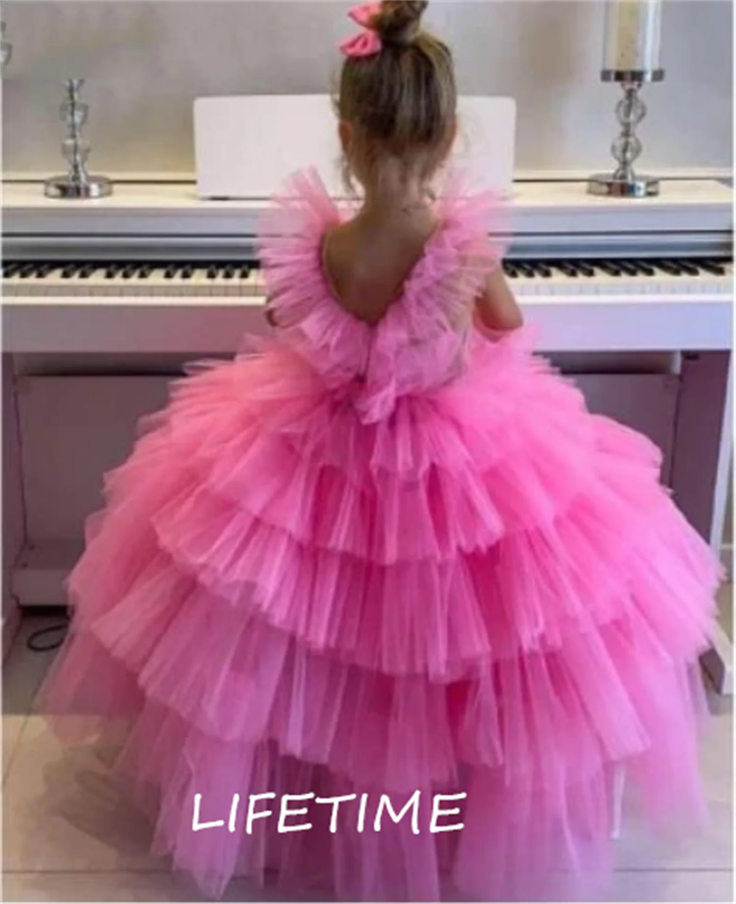 

Custom Color Ball Gown Flower Girl Dress for Wedding V Neck Tiered Puffy Kid Cloth Pageant Gown First Communion for Girls