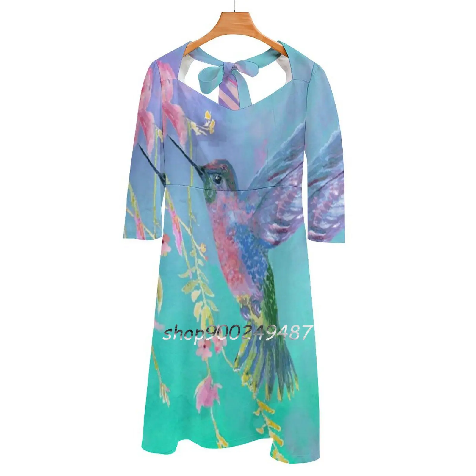 

Женское платье-колокол с квадратным вырезом и принтом