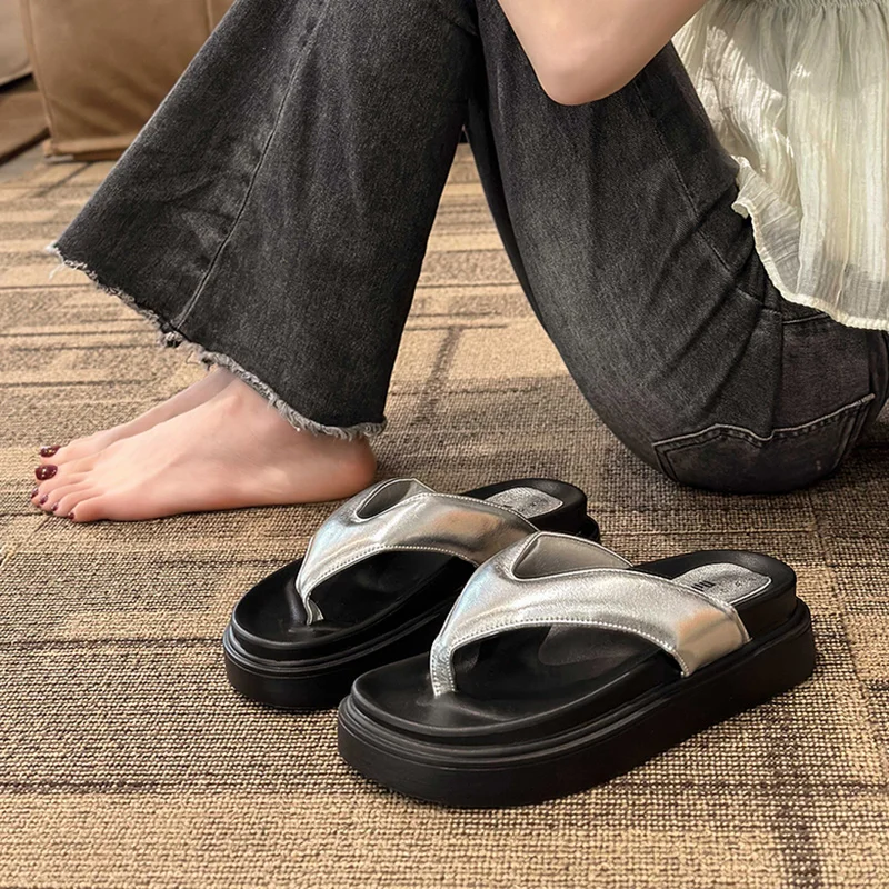 

Shoes Rubber Slippers Summer Clogs Woman Platform Fur Flip Flops Slides Med Fashion Beach Soft Silver Hawaiian Flat Luxury PU Ro