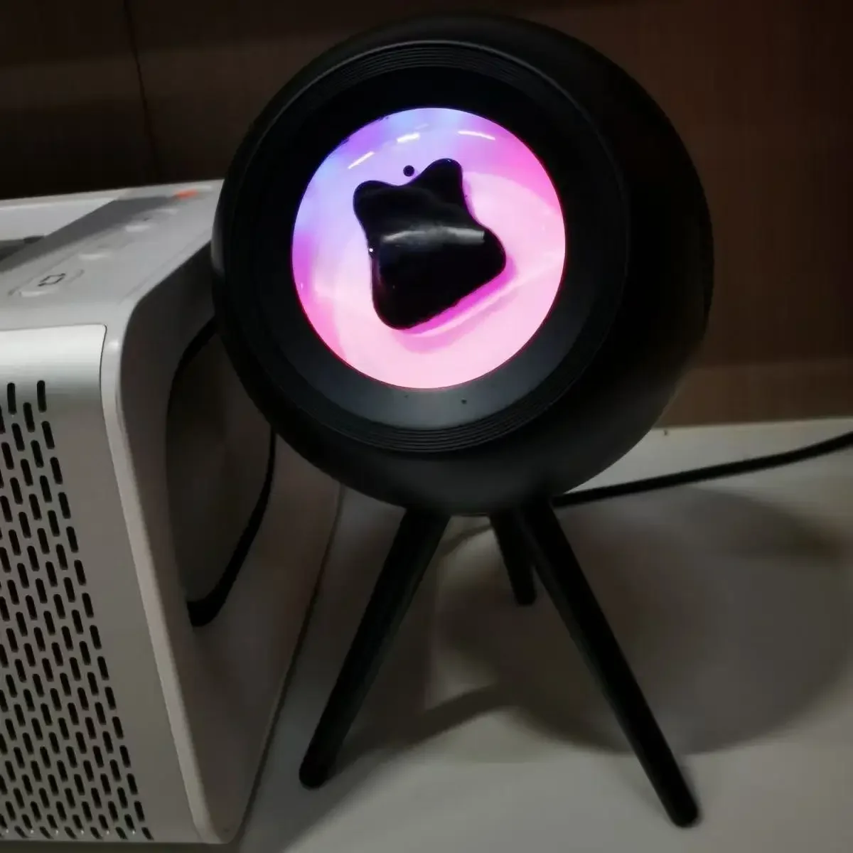 Bluetooth-динамик Venom, магнитный звукосниматель жидкости, светильник для декомпрессии, креативный стол, мужской и женский подарок, высокое плавание (art.: 3920d2d4f2cdb) - 3920d2d4f2cdb