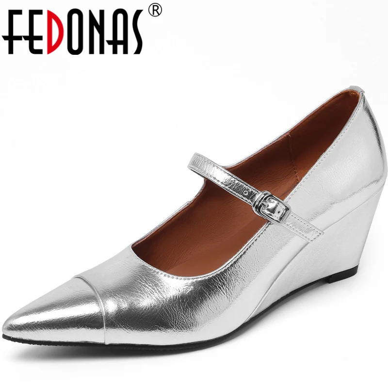 

Женские туфли на танкетке FEDONAS, черные туфли из натуральной кожи с острым носком и ремешком с пряжкой, обувь для офиса на весну-лето 2023