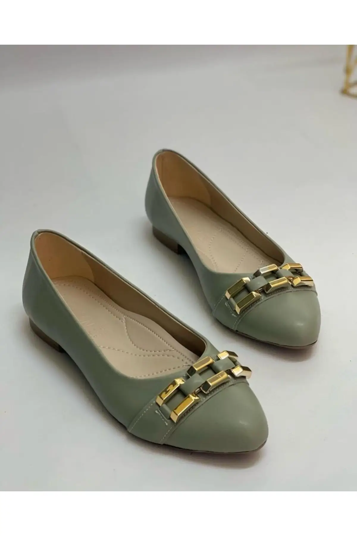 

Women Flats Shoes Chain Detail Trh Fashion Flats For Ladies Casual Shoes Elegant Flat Footwear Summer Ladies Shoes