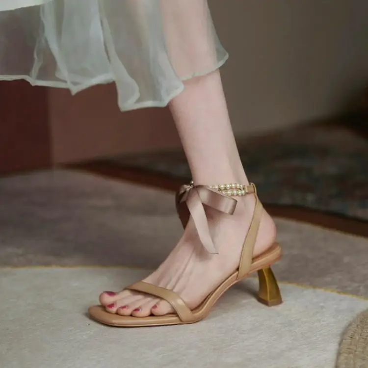 

2022 New Women's Shoes Shallow creamy-white Pearl Ribbon French Style Shoes Low Heel Back Strappy Shoes Women