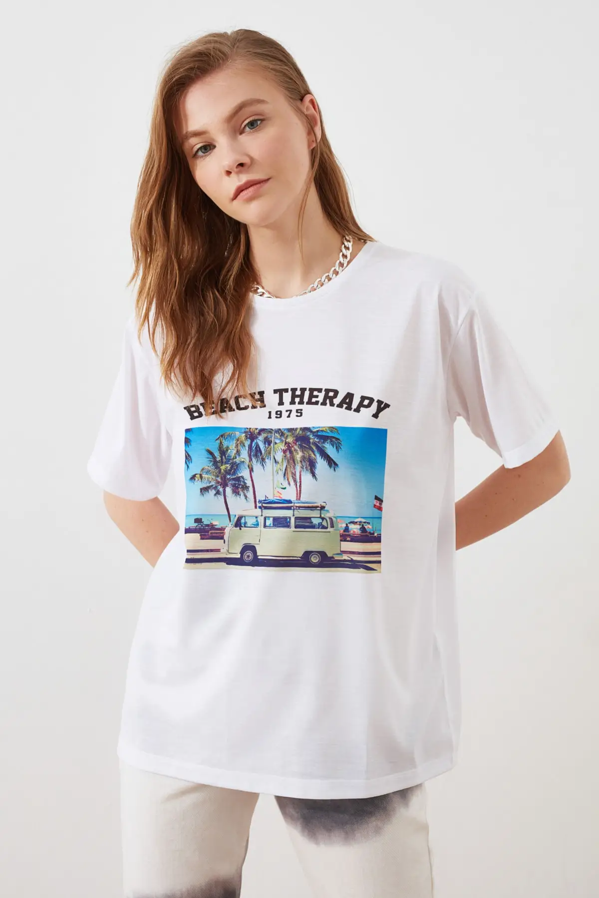 Белая трикотажная футболка с принтом бойфренд TWOSS19AD0033|Футболки| |