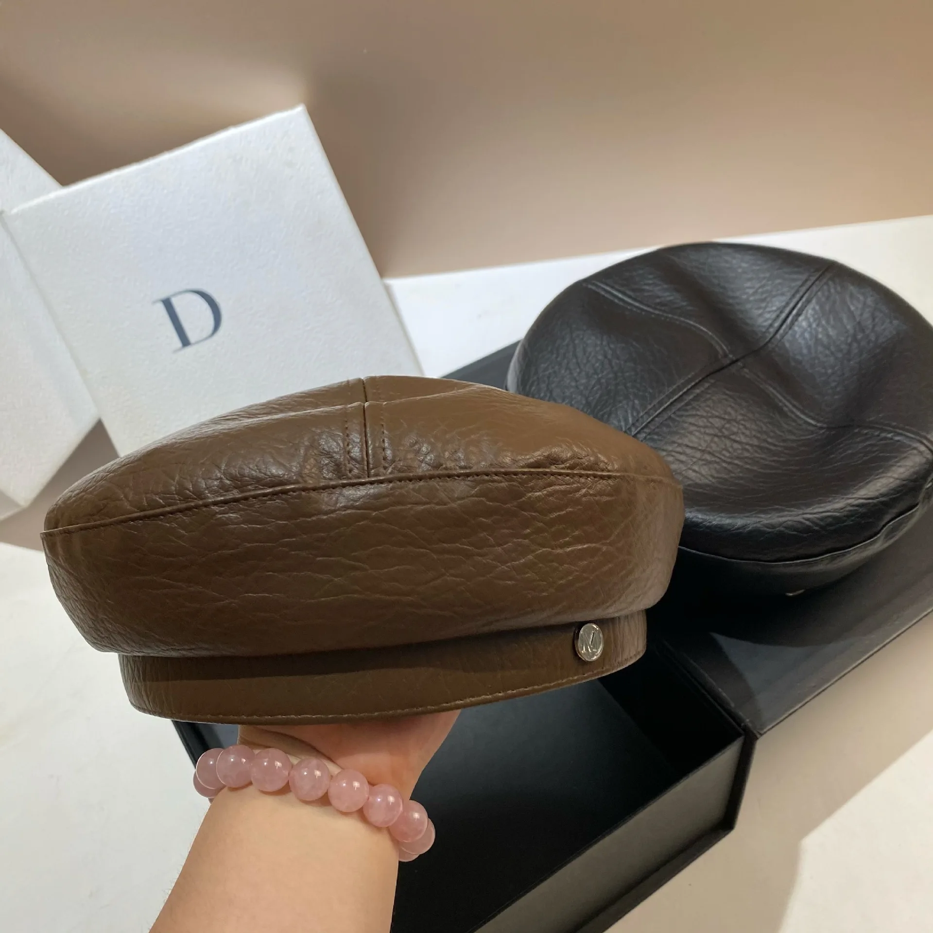 Берет из искусственной кожи женская модная шапка художника шляпа с буквой M