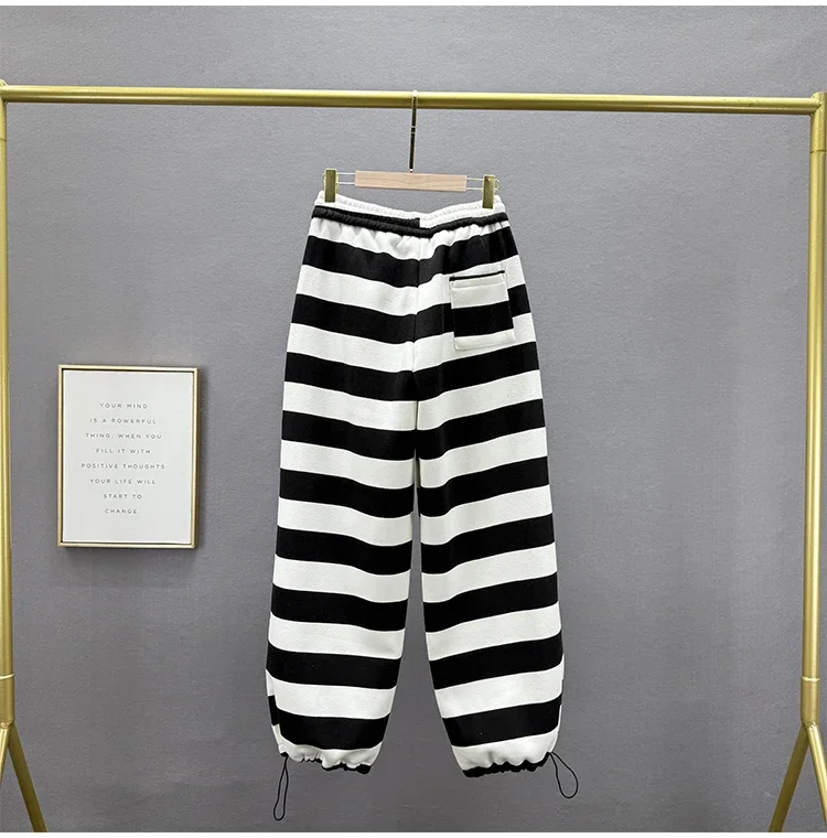 Флисовые спортивные штаны женские зимние новые свободные и эластичные полосатые