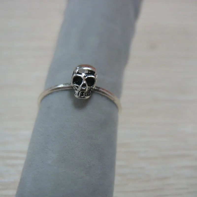 Оптом 50 шт./лот кольцо в виде черепа стиле панк готика кольца скелета для женщин и