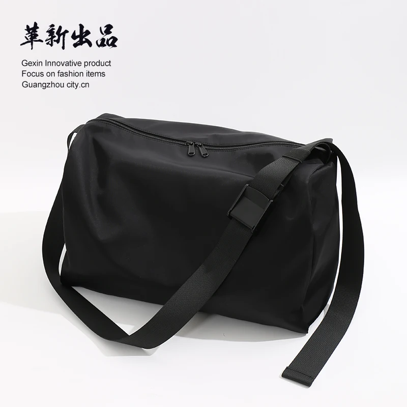 

Сумка на плечо в японском стиле, нейлоновая вместительная Водонепроницаемая Сумочка через плечо, повседневный дорожный тоут в стиле унисек...