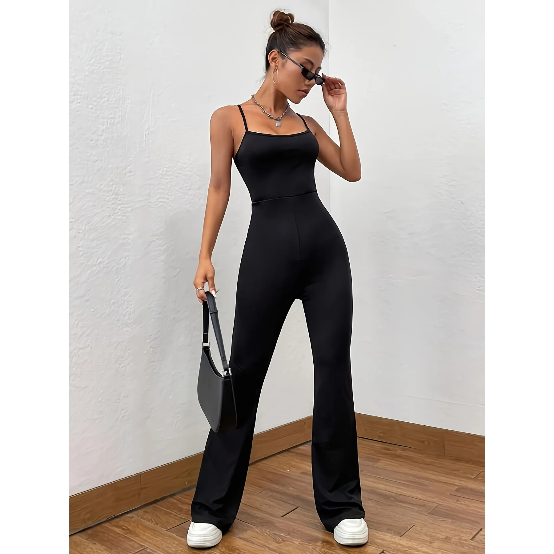 Женский пикантный комбинезон однотонный на бретельках в европейском и